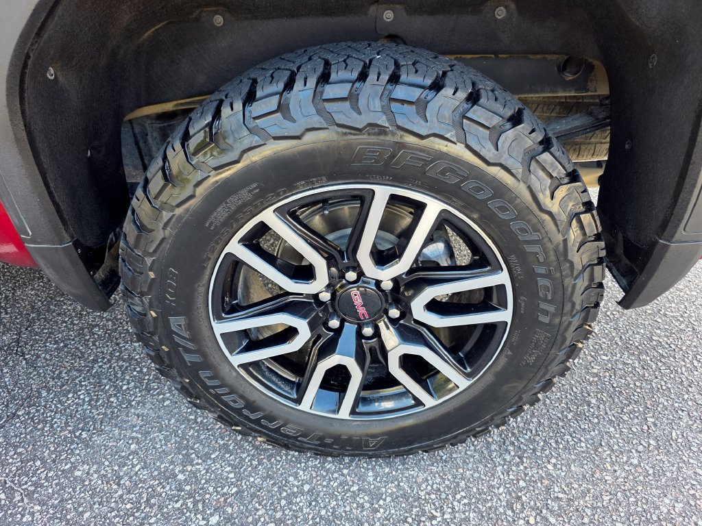 Used 2025 GMC Sierra 1500 AT4 w/ AT4 Premium Package AWD/4WD image 31