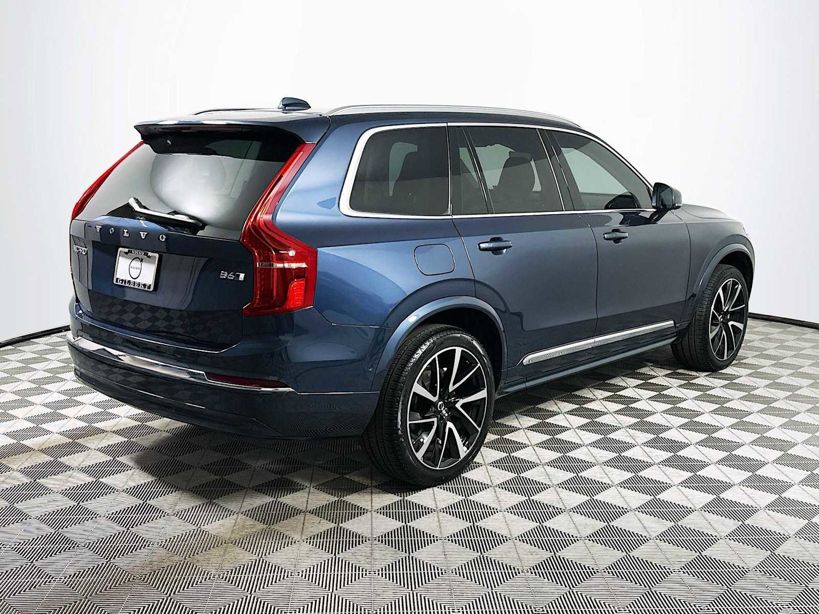 Certified 2025 Volvo XC90 B6 Plus image 7