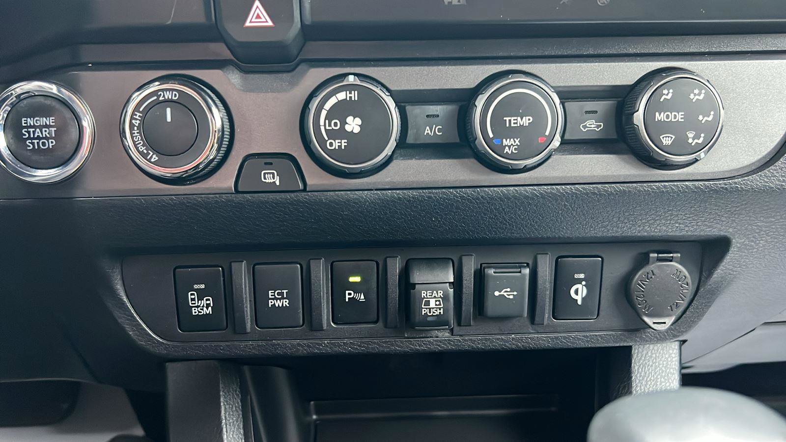 Used 2020 Toyota Tacoma TRD Sport image 25