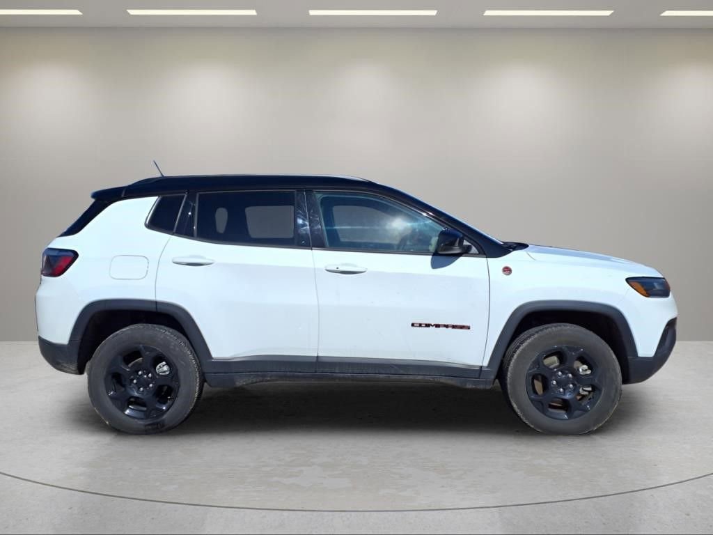 Used 2023 Jeep Compass Trailhawk AWD/4WD image 2