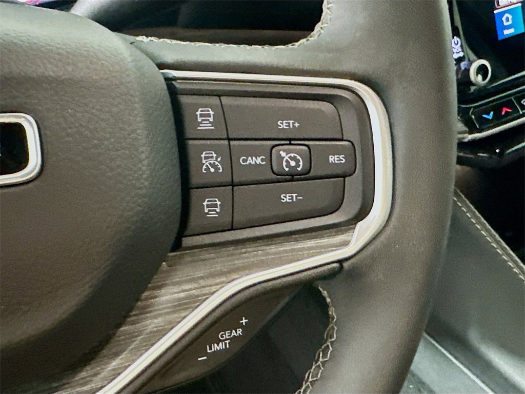 Used 2024 Jeep Wagoneer Series II w/ Flexible Seating Group image 26