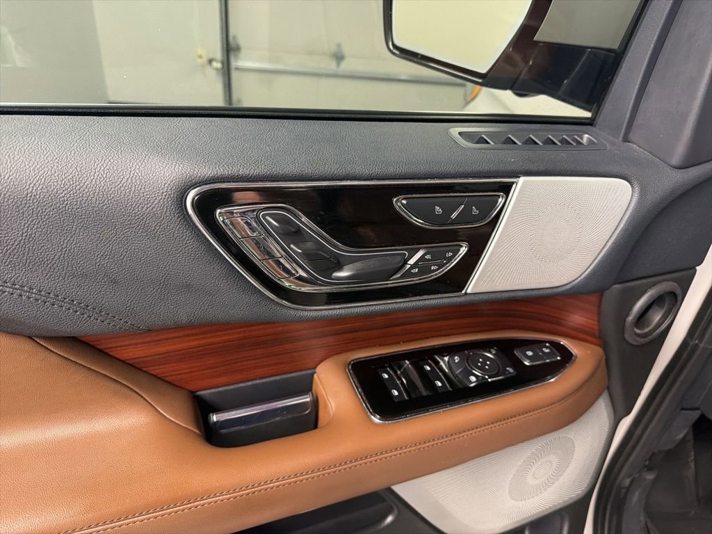 Certified 2023 Lincoln Navigator Reserve AWD/4WD image 27