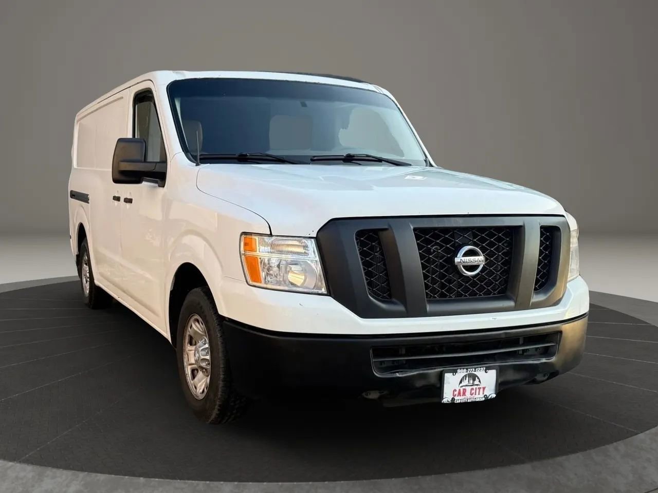 Used 2015 Nissan NV 2500 SV w/ Technology Package image 2