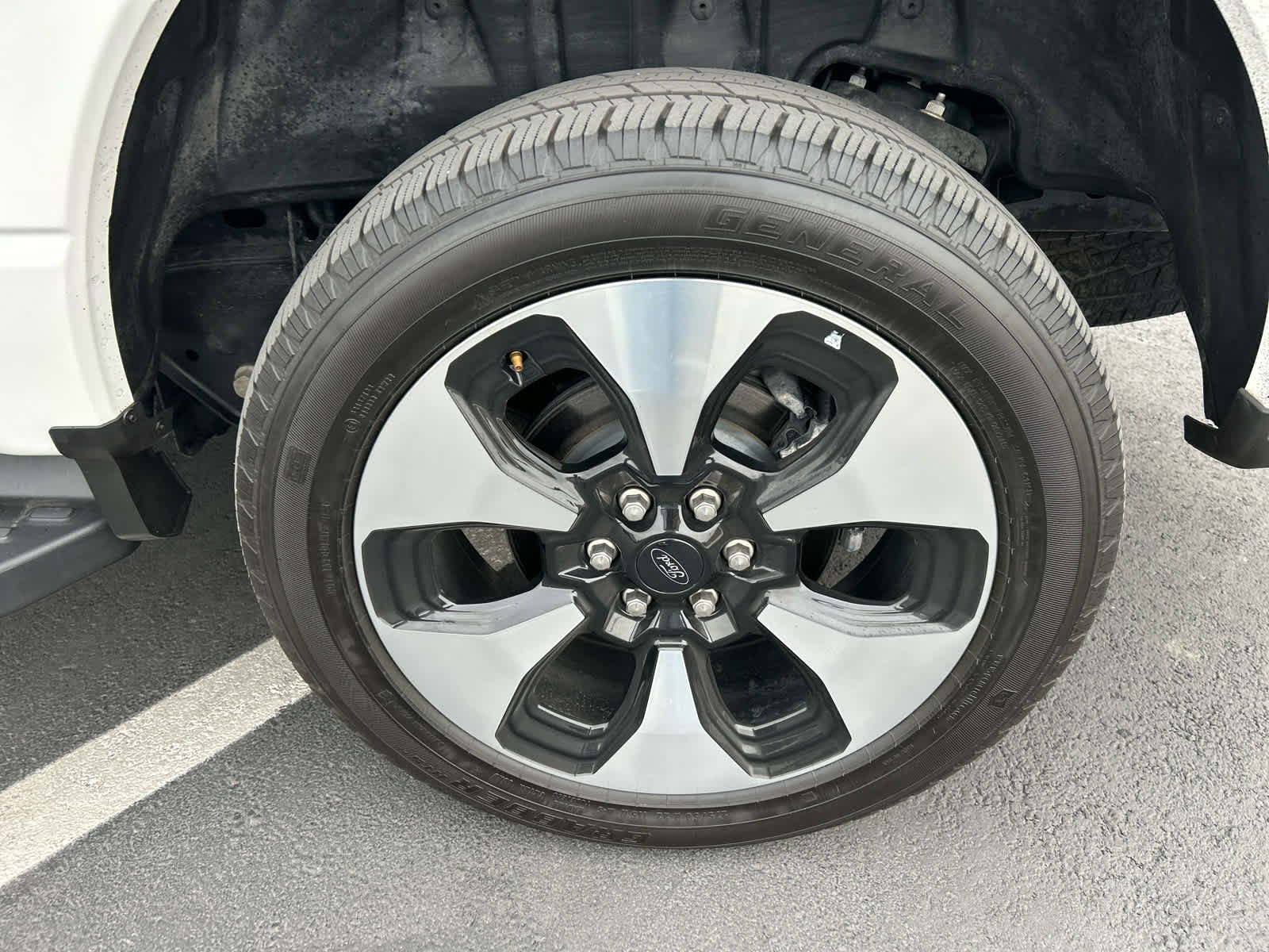 Certified 2024 Ford F150 Lightning Platinum image 36