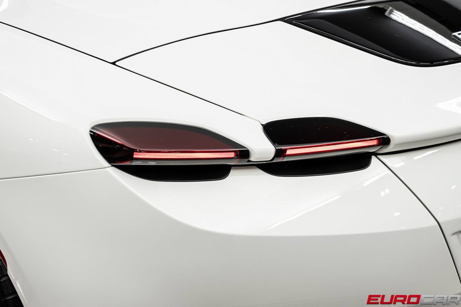 Used 2025 Ferrari Roma Spider RWD image 21