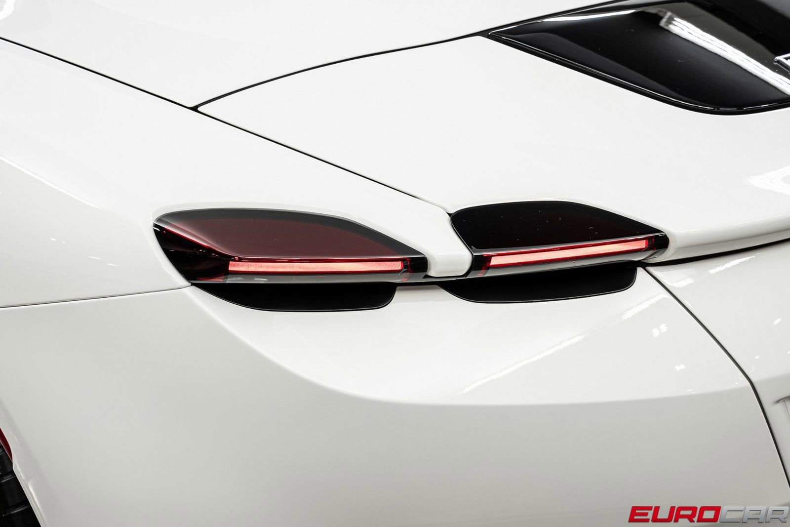 Used 2025 Ferrari Roma Spider RWD image 21