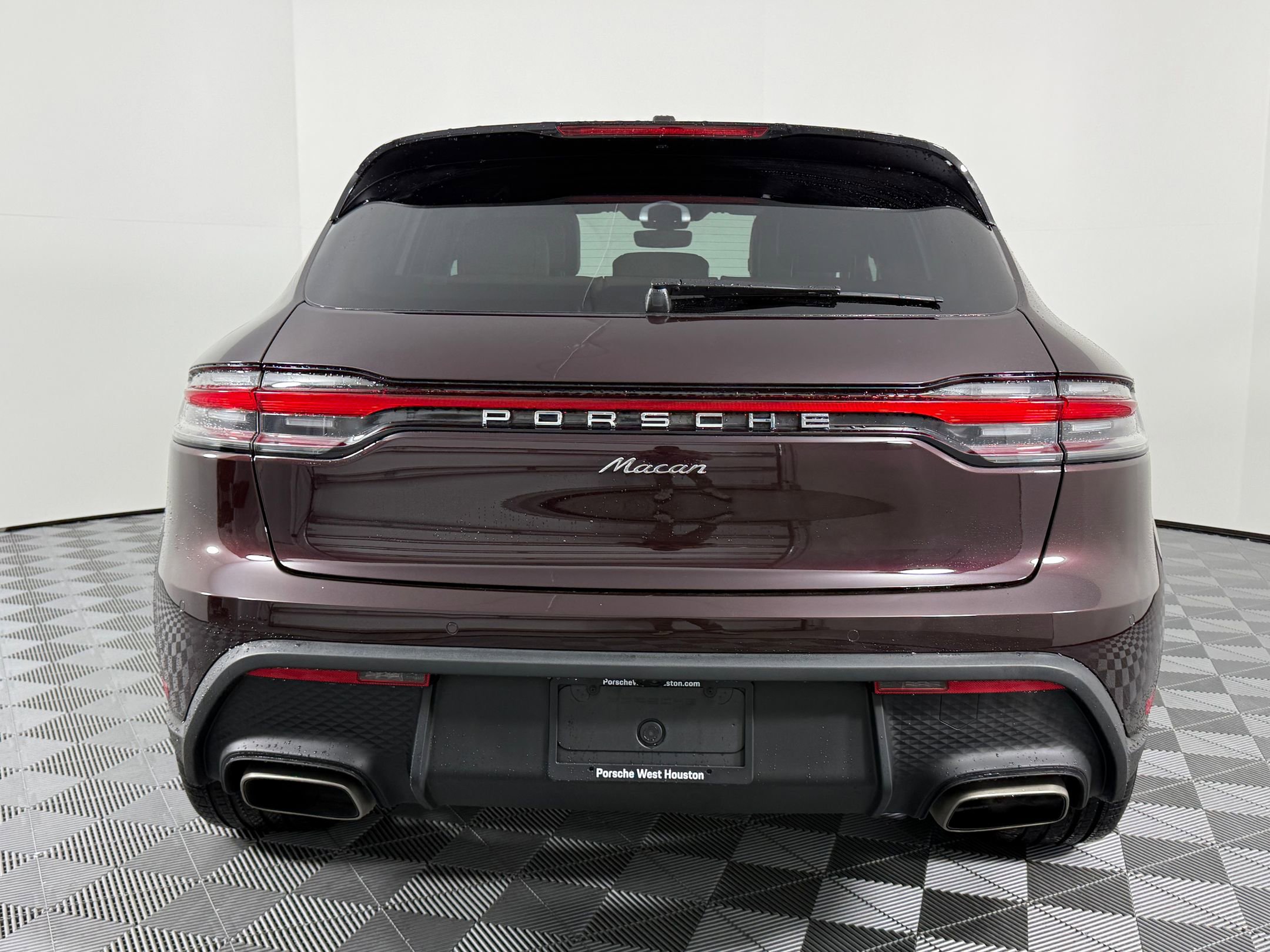 New 2025 Porsche Macan image 10