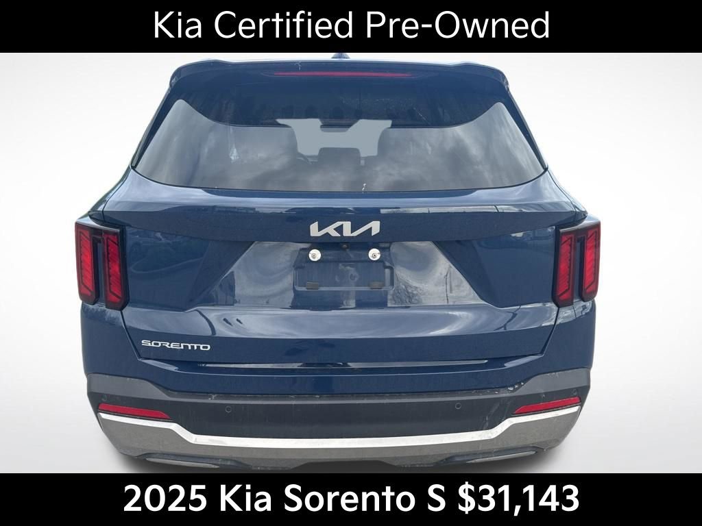 Certified 2025 Kia Sorento S image 5