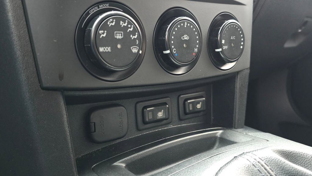 Used 2007 MAZDA MX-5 Miata Grand Touring w/ Premium Pkg image 31