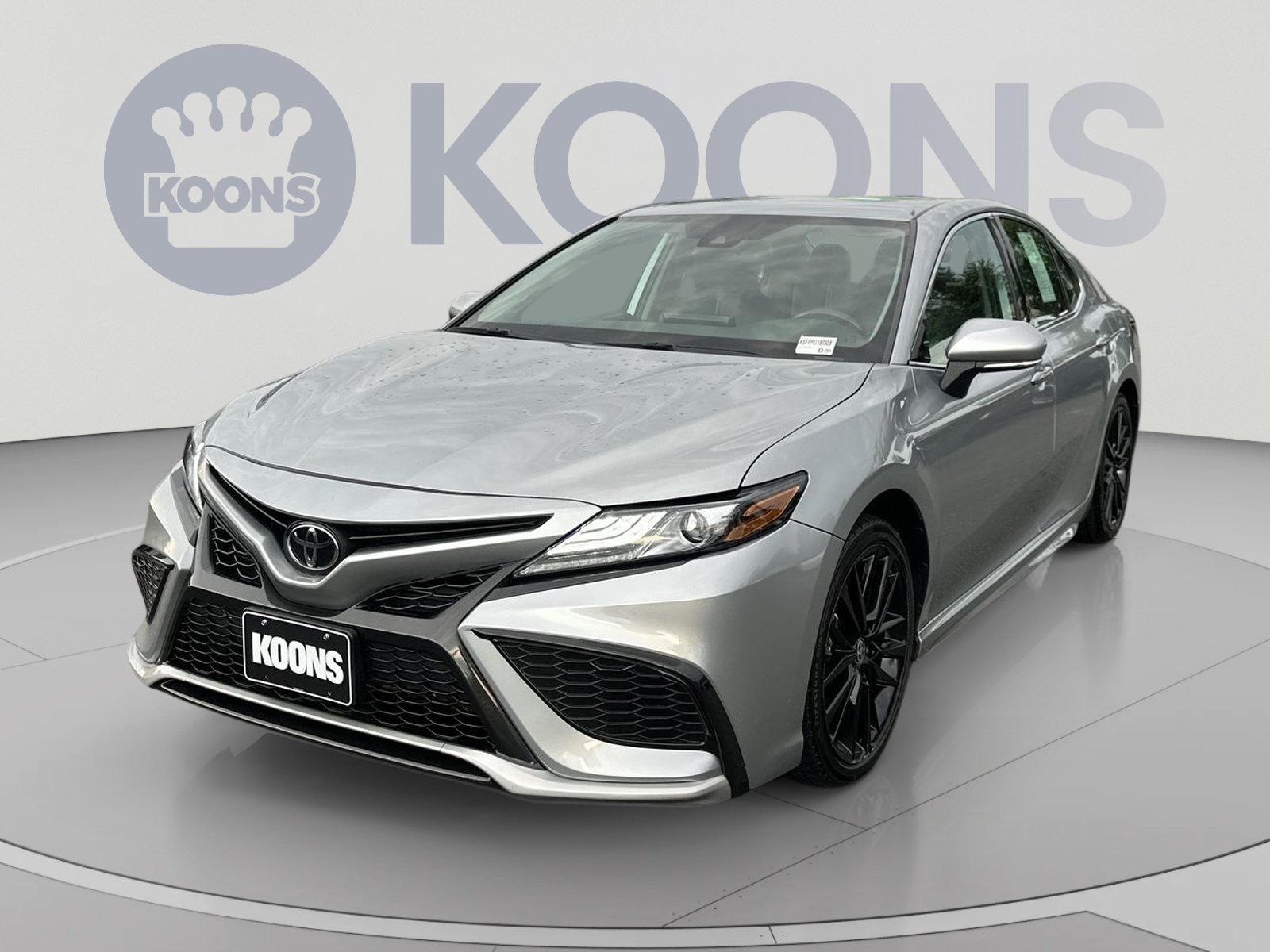 Used 2023 Toyota Camry XSE FWD image 5