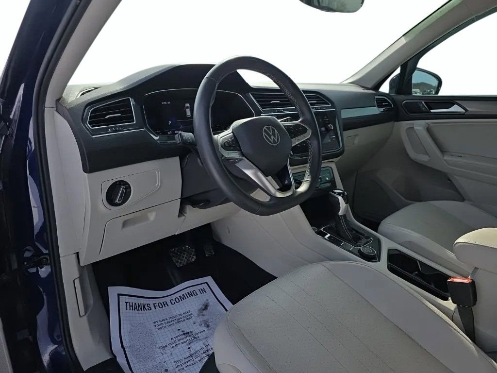Used 2022 Volkswagen Tiguan SE AWD/4WD image 13