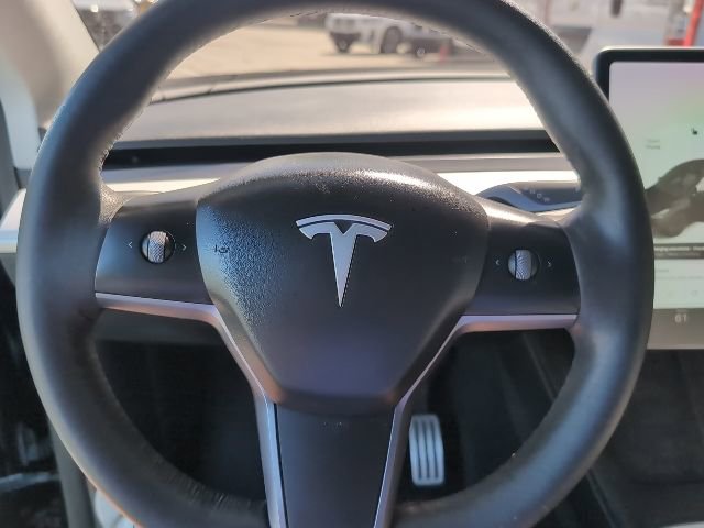 Used 2022 Tesla Model Y Performance AWD/4WD image 9