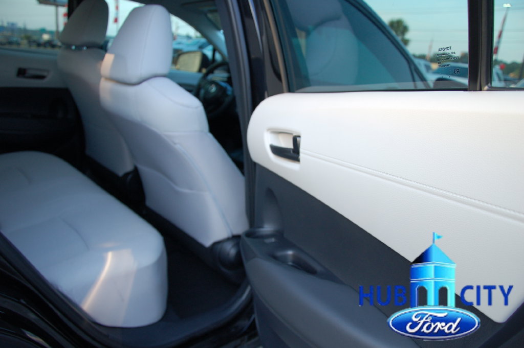 Used 2026 Toyota Corolla Cross L FWD image 15