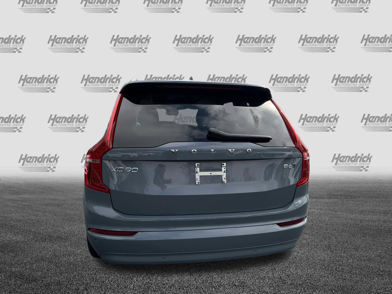 Certified 2023 Volvo XC90 B6 Core image 9