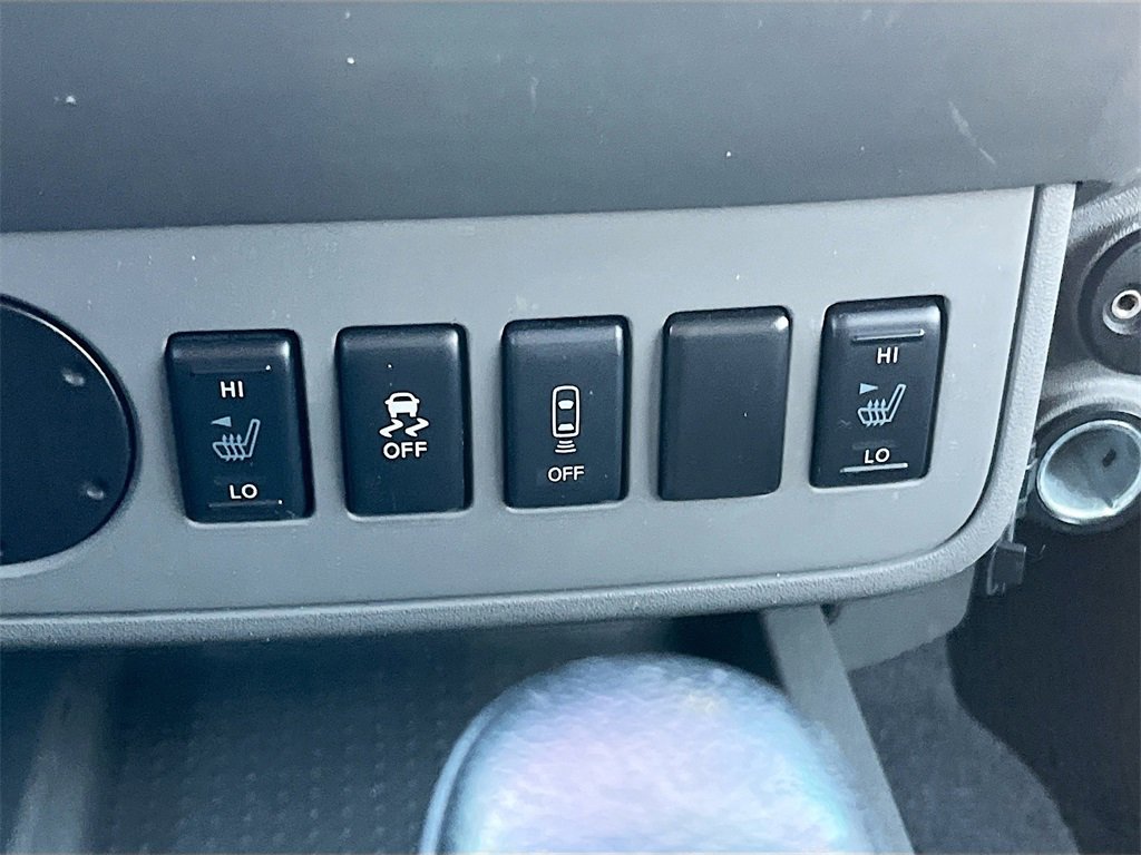 Used 2020 Nissan Frontier SV w/ Midnight Edition Floor Mats image 19