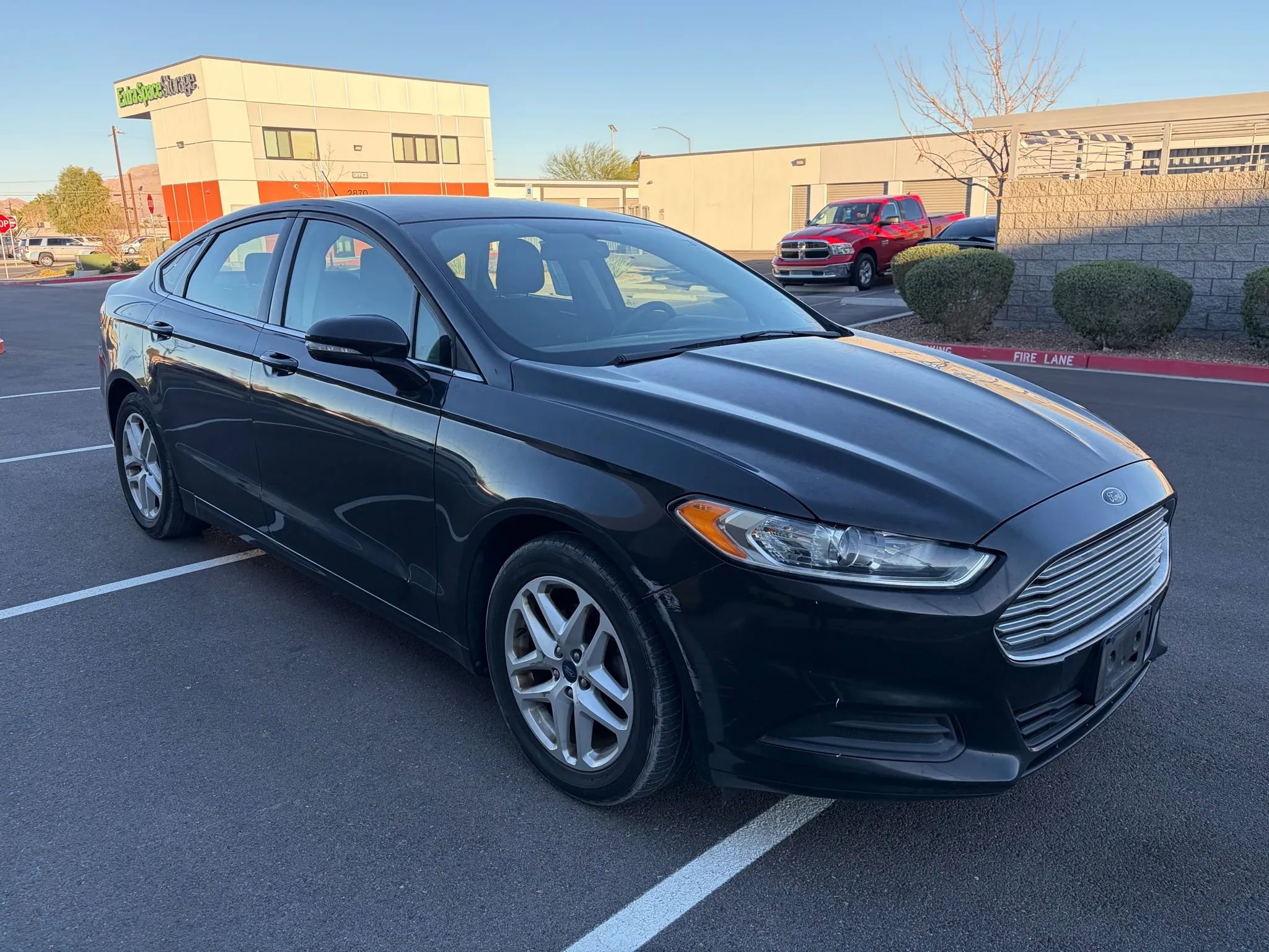 Used 2014 Ford Fusion SE image 2