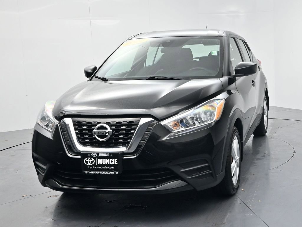 Used 2020 Nissan Kicks S image 3
