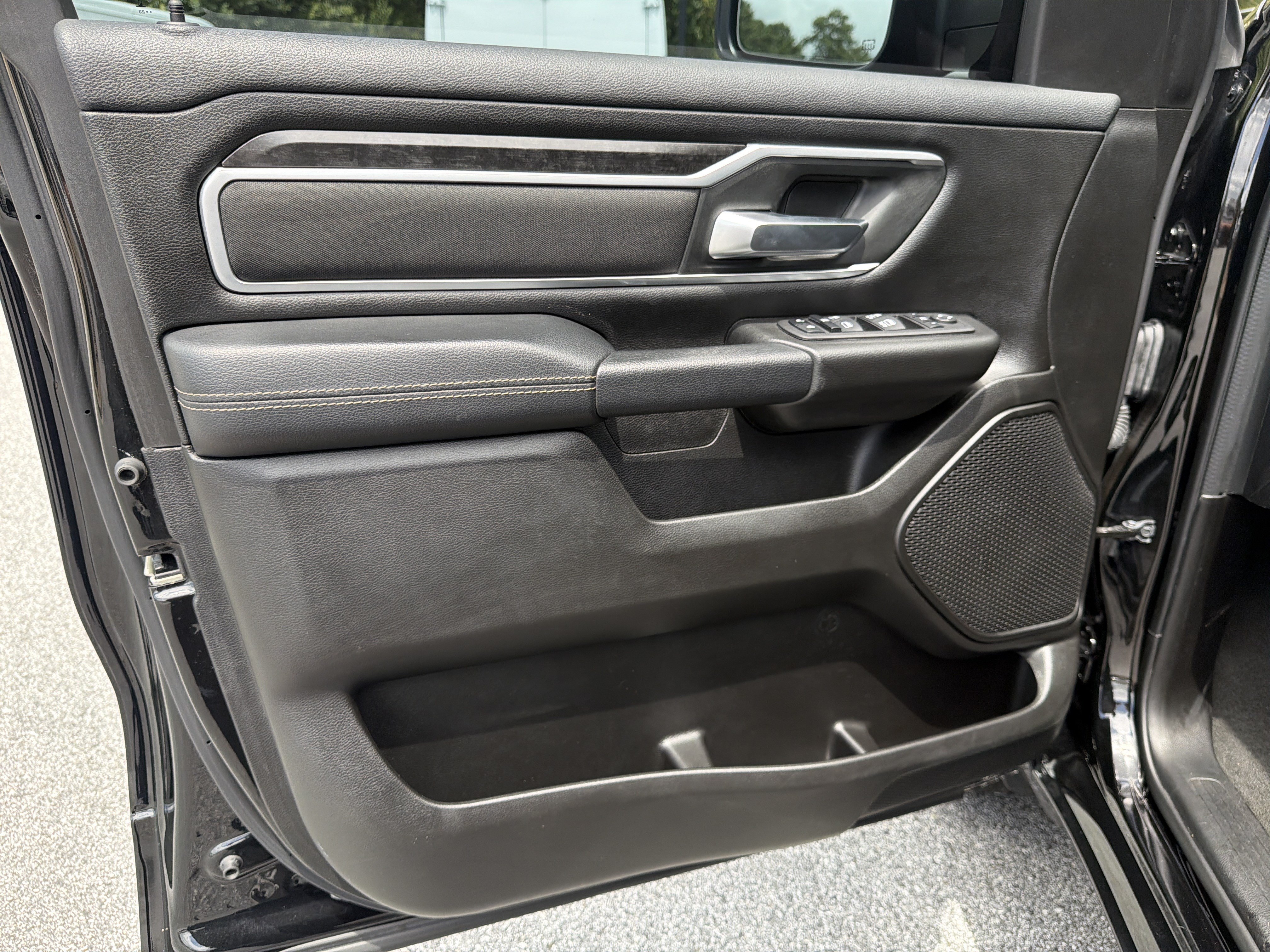 Used 2023 RAM 1500 Big Horn AWD/4WD image 12