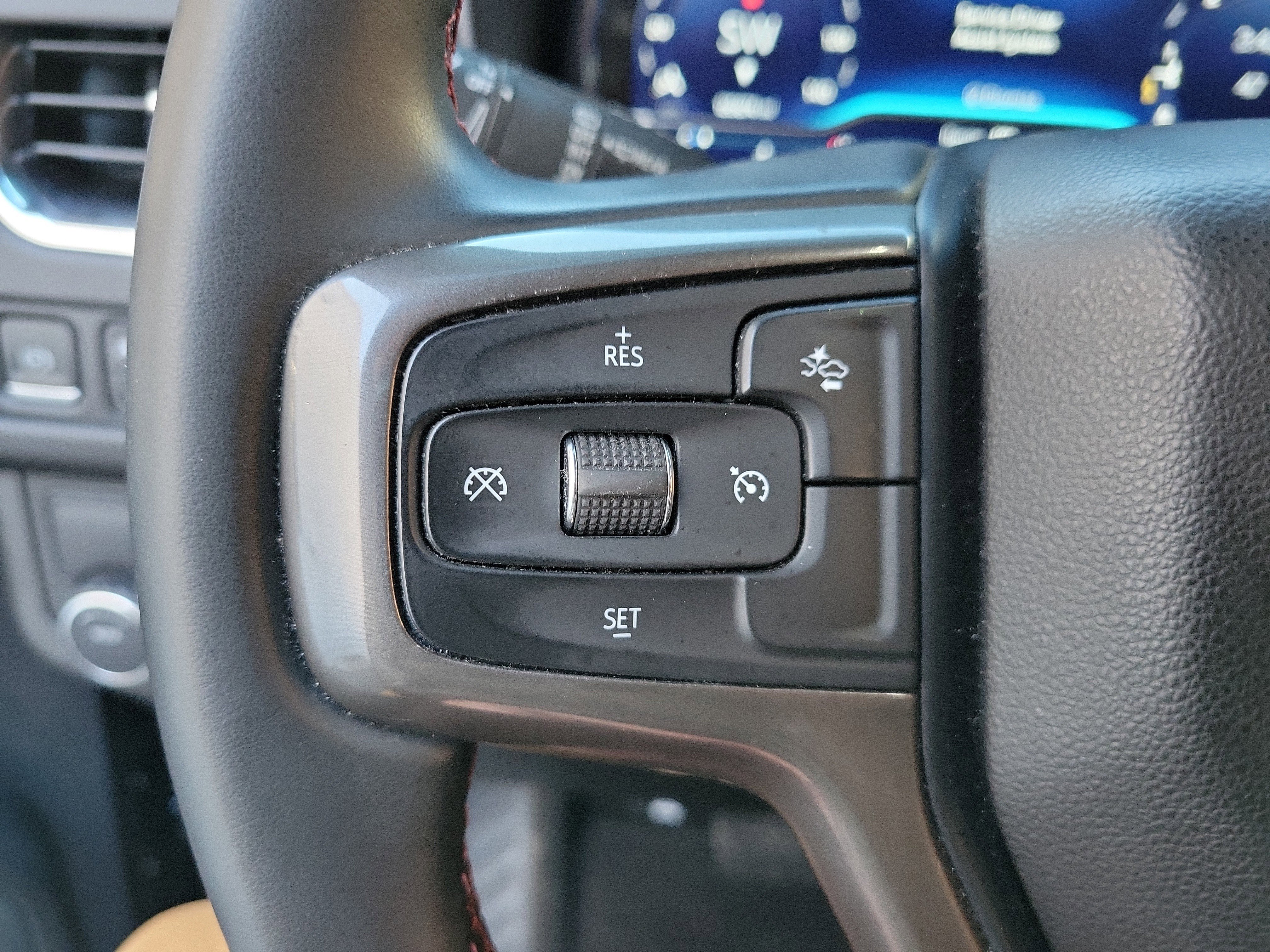 Used 2023 Chevrolet Suburban RST image 19