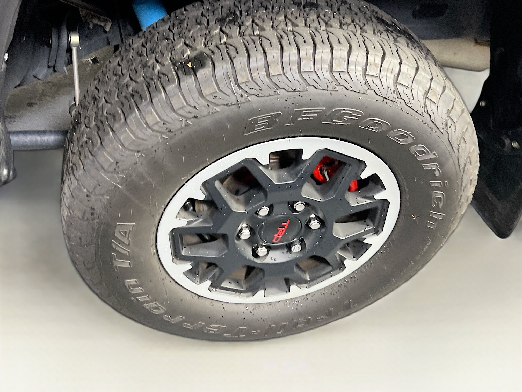 Used 2025 Toyota Tacoma TRD Off-Road AWD/4WD image 29