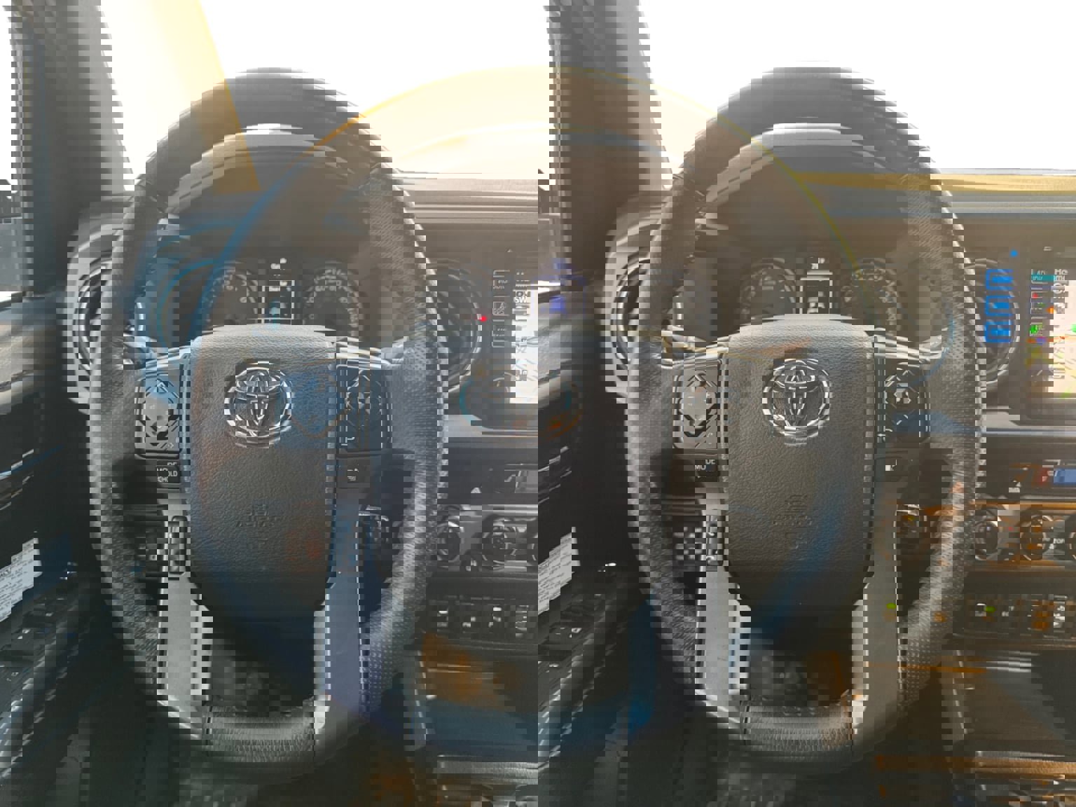 Used 2017 Toyota Tacoma TRD Off-Road image 13