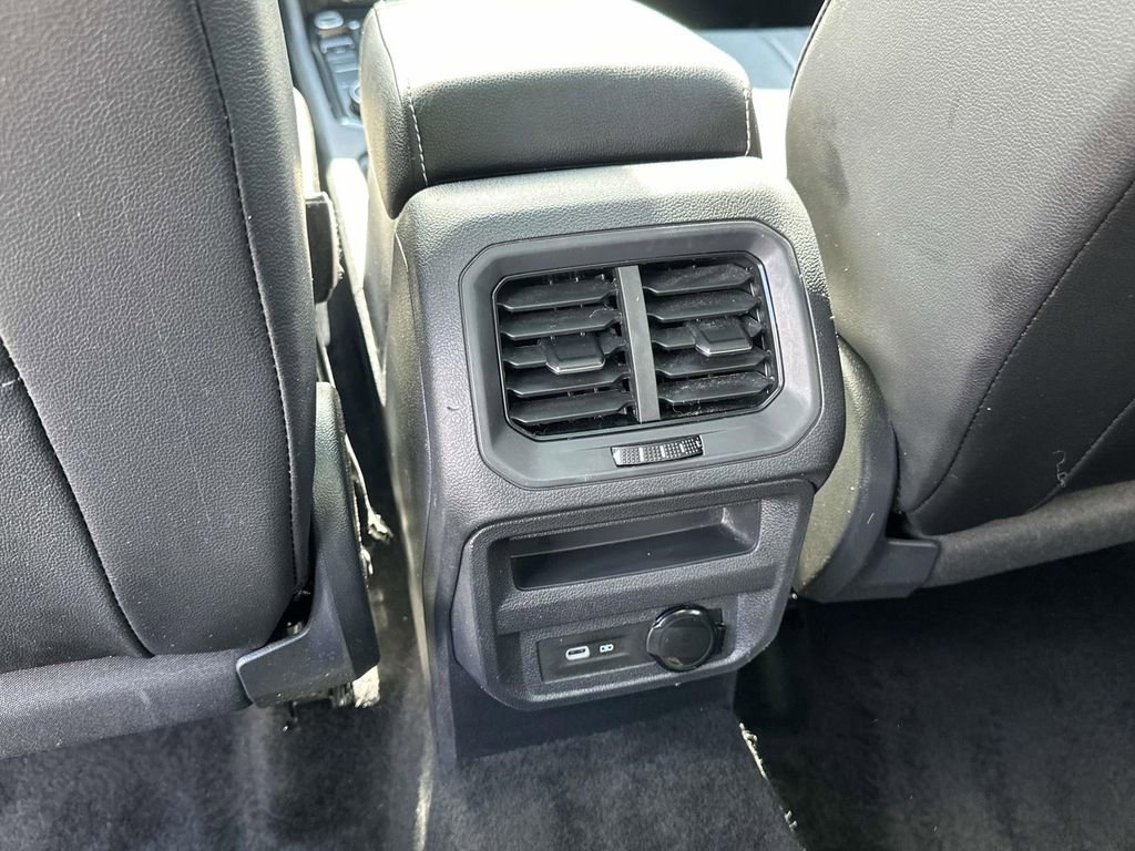 Certified 2023 Volkswagen Tiguan SE w/ Panoramic Sunroof Package image 15