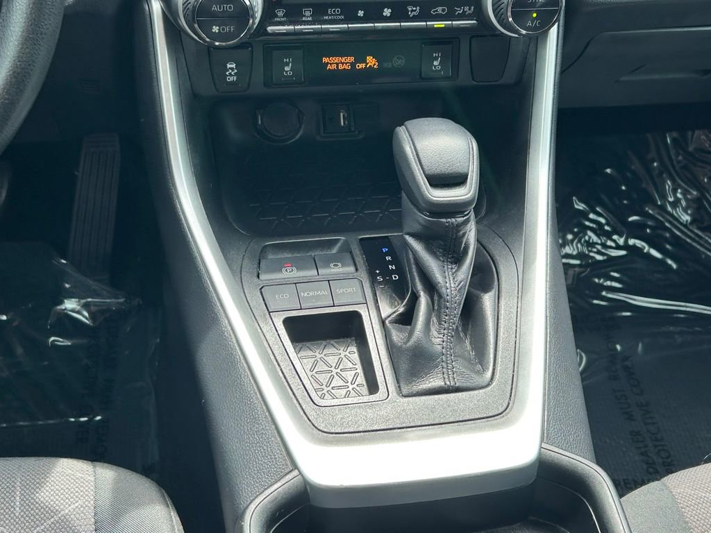 Used 2019 Toyota RAV4 XLE w/ Convenience Package image 21