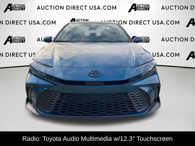 Used 2025 Toyota Camry SE image 2