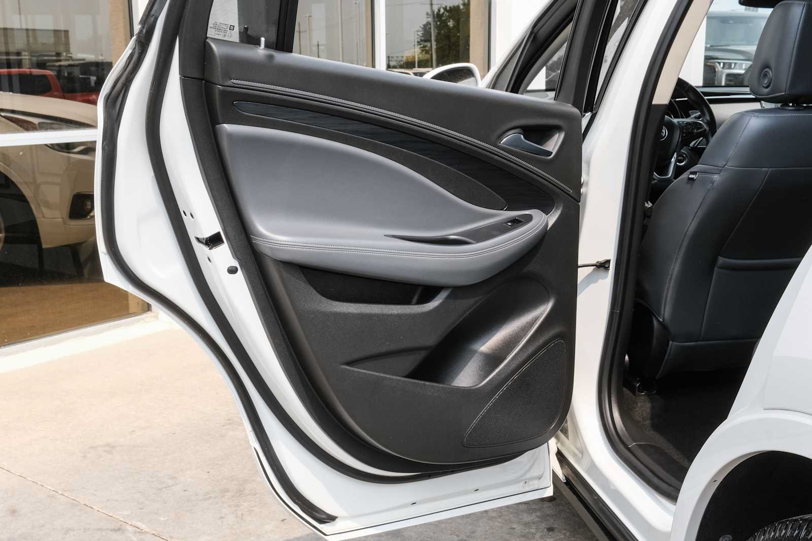 Used 2020 Buick Envision Essence FWD image 38