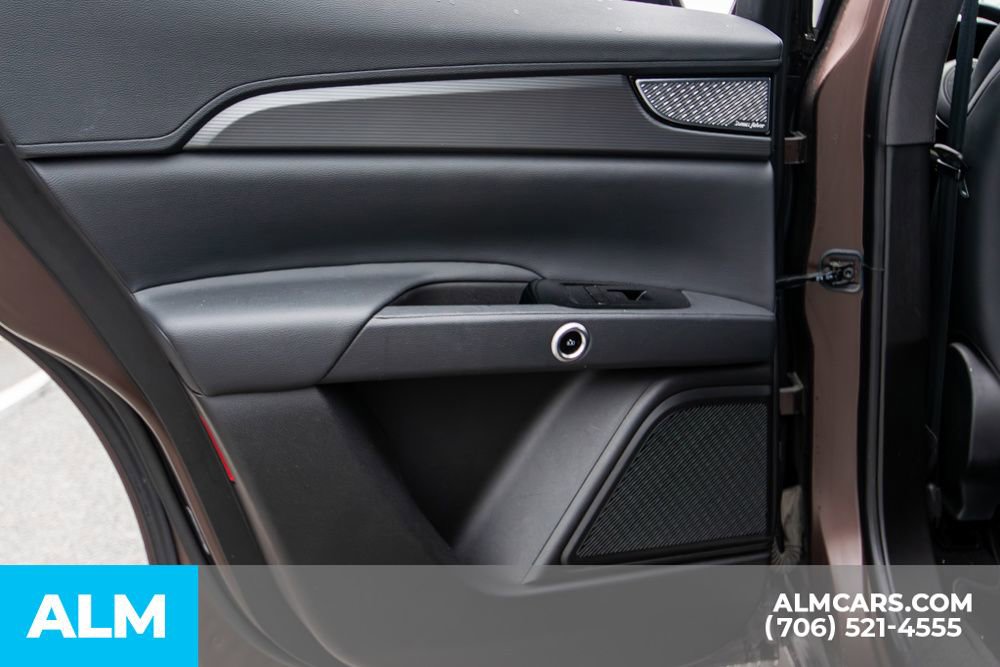 Used 2023 Maserati Grecale GT AWD/4WD image 23
