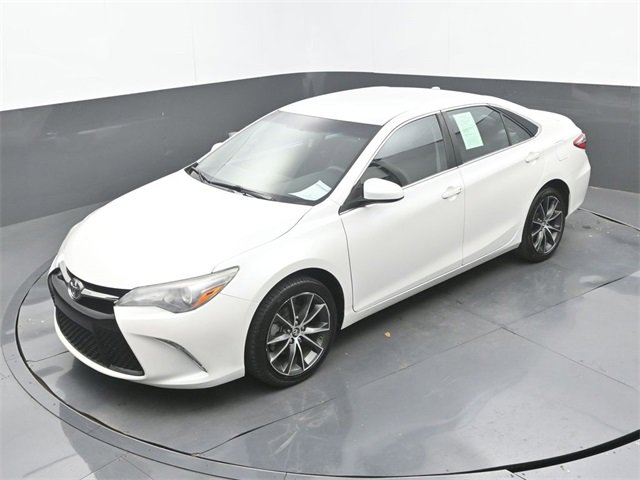Used 2017 Toyota Camry XSE image 33