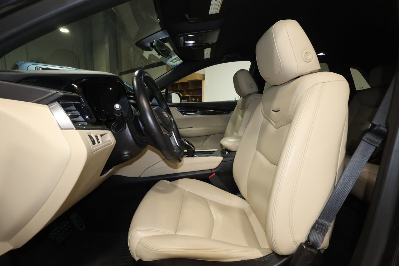 Used 2019 Cadillac XT5 FWD image 22