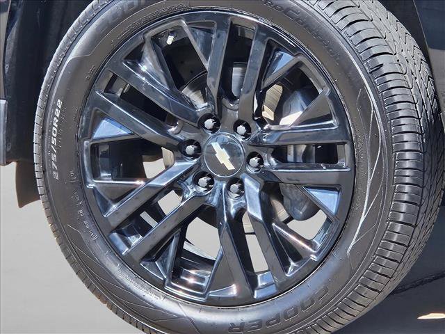 Used 2021 Chevrolet Suburban LT RWD image 8