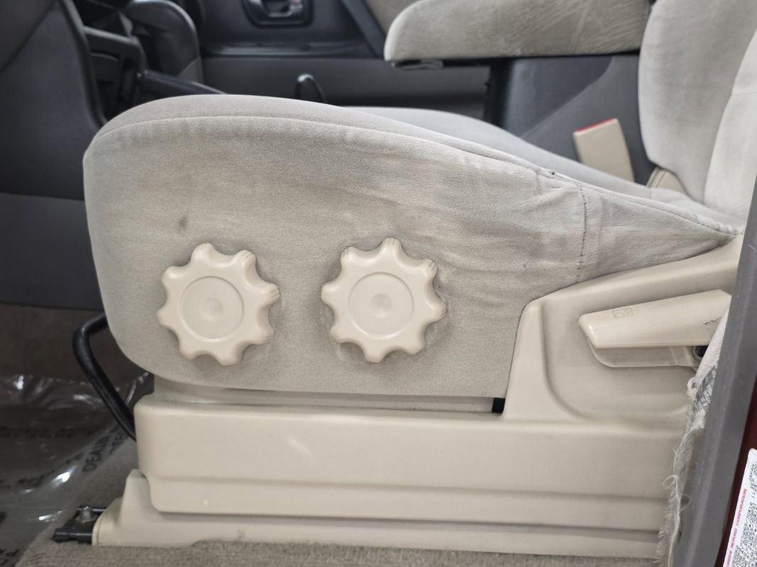 Used 2002 Mitsubishi Montero XLS AWD/4WD image 28