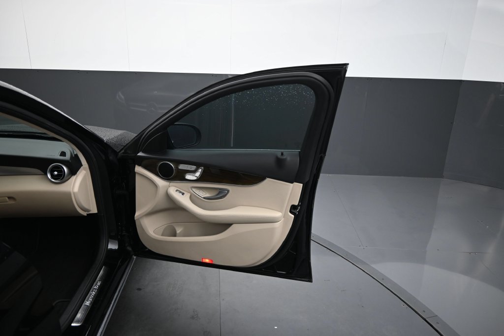 Used 2019 Mercedes-Benz C 300 Sedan image 15