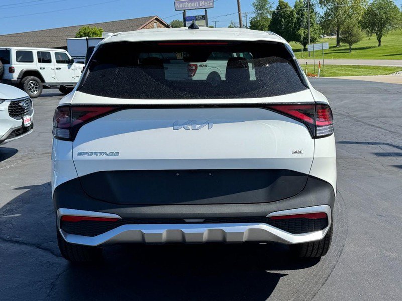 Used 2023 Kia Sportage LX AWD/4WD image 4
