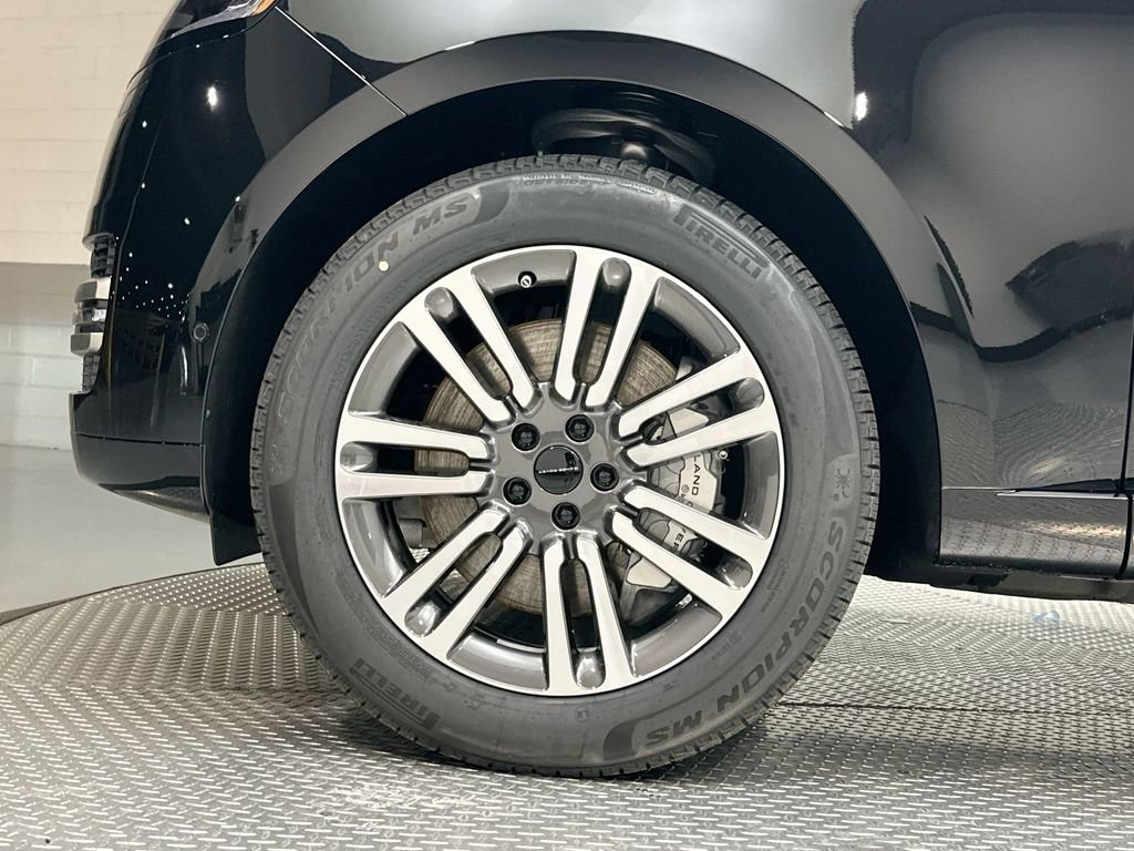 New 2026 Land Rover Range Rover Long Wheelbase SE image 5