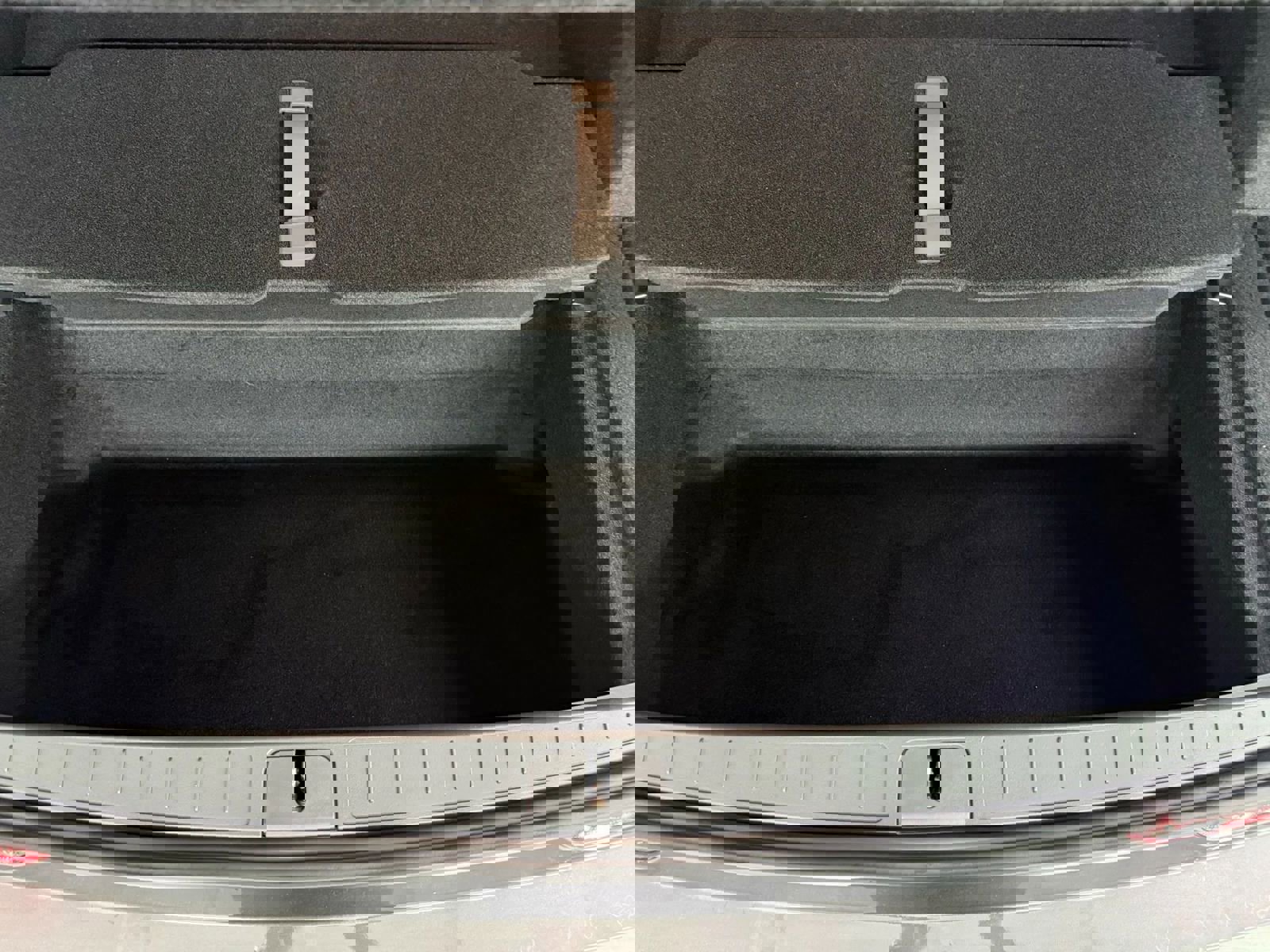 Used 2025 Lucid Air Touring image 36