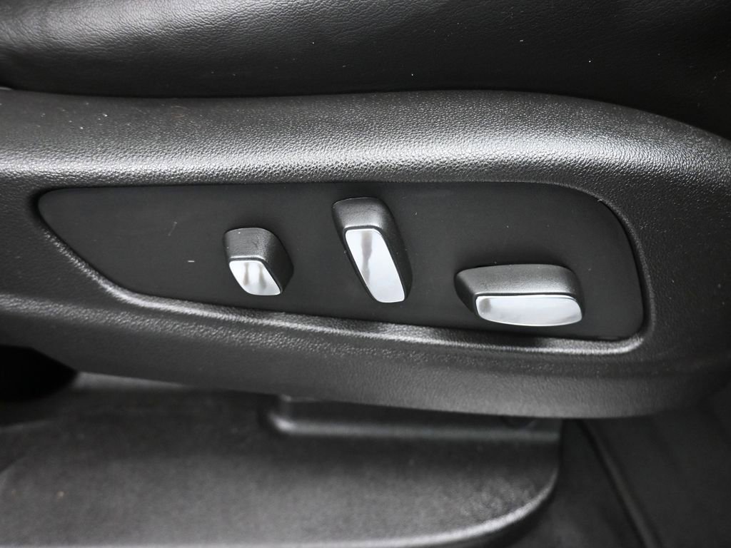 Used 2017 Cadillac XT5 Luxury w/ LPO, Wheel Lock Package image 40