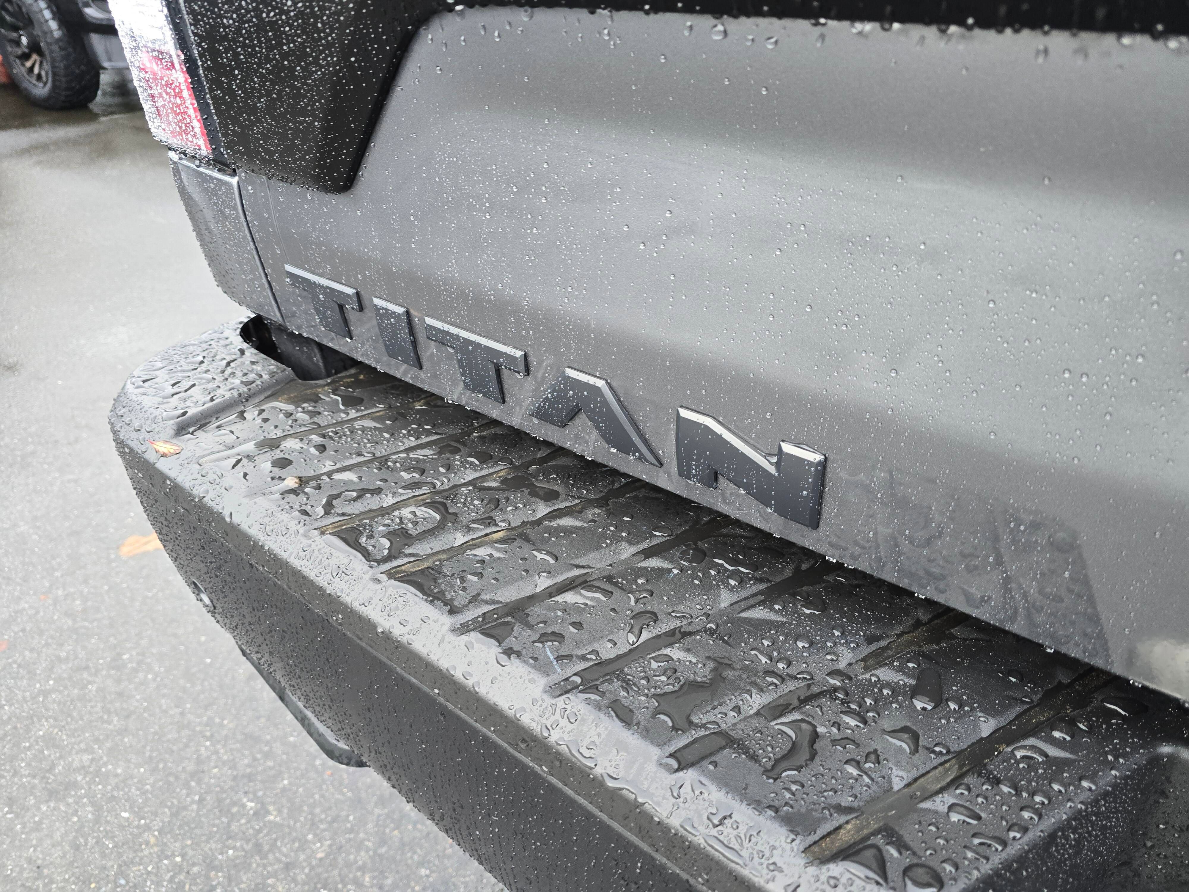 Used 2021 Nissan Titan PRO-4X w/ Pro-4x Convenience Package image 9