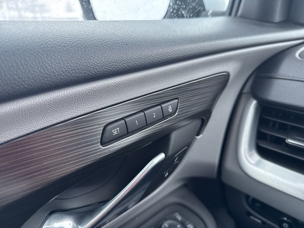 Used 2022 GMC Terrain SLT image 24