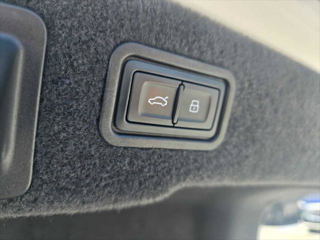 Used 2022 Audi A8 L 3.0T w/ Executive Package AWD/4WD image 15