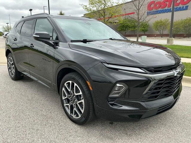 Used 2025 Chevrolet Blazer RS w/ Enhanced Convenience Package AWD/4WD image 2