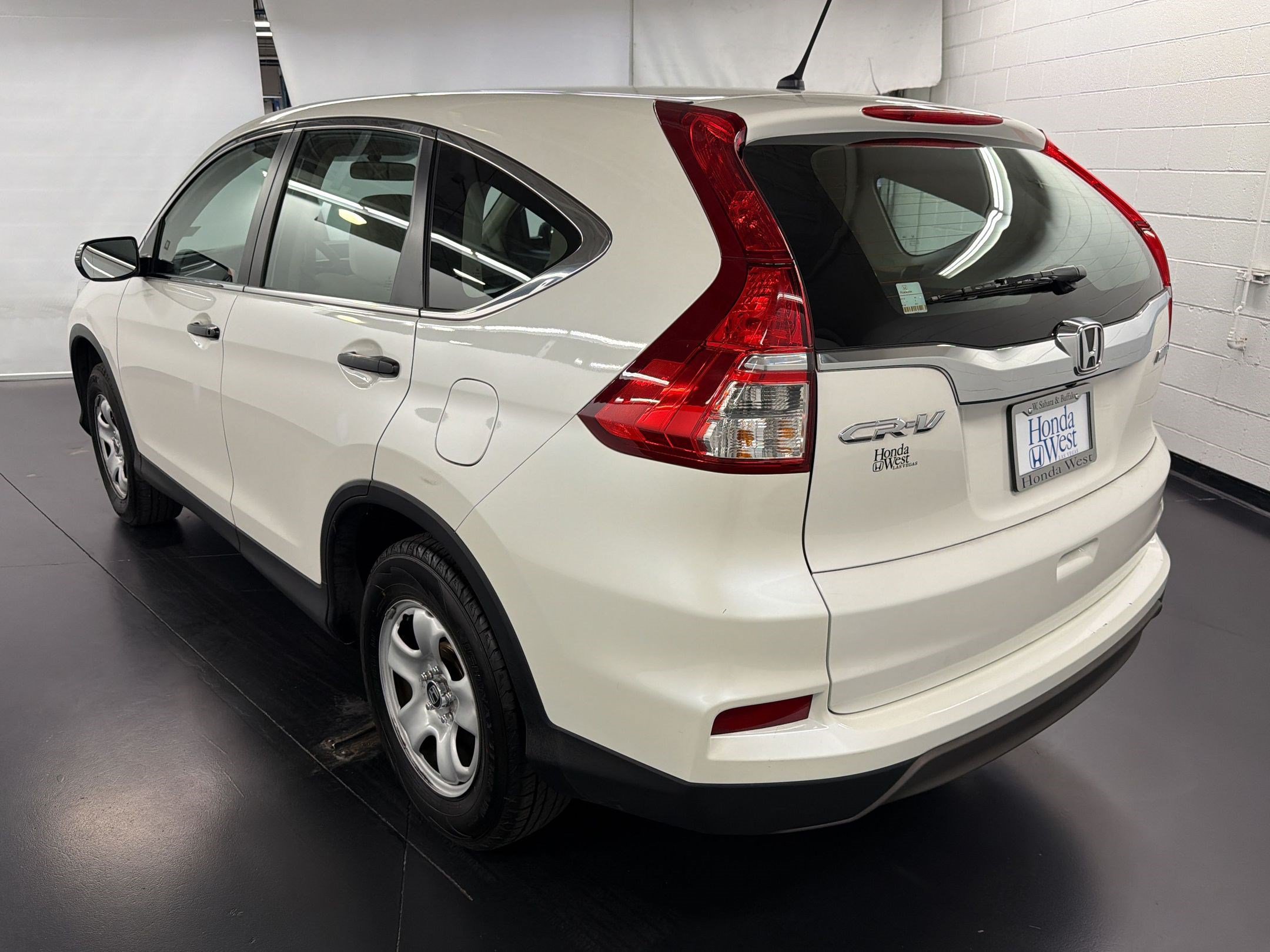 Used 2015 Honda CR-V LX image 3