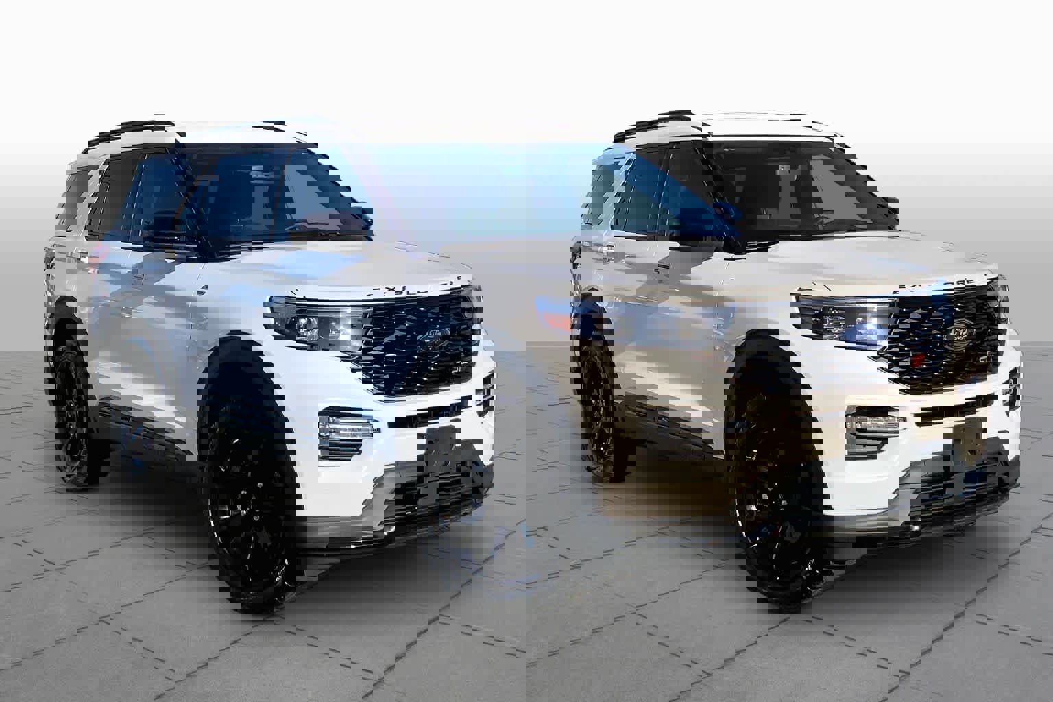 Used 2024 Ford Explorer ST-Line w/ Class IV Trailer Tow Package image 3