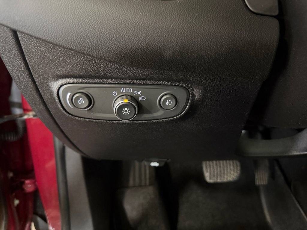 Used 2018 Chevrolet Equinox Premier AWD/4WD image 32