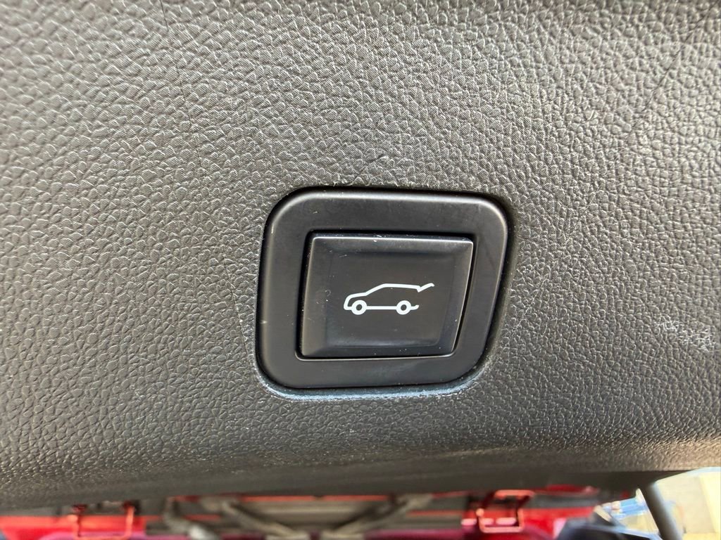 Certified 2022 Chevrolet Suburban Z71 w/ Z71 Off-Road Package image 23