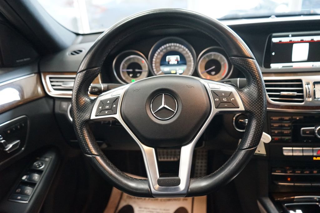 Used 2014 Mercedes-Benz E 350 4MATIC Sedan image 31