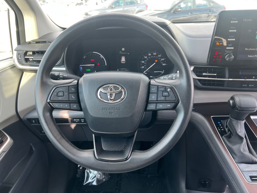 Used 2024 Toyota Sienna LE image 22