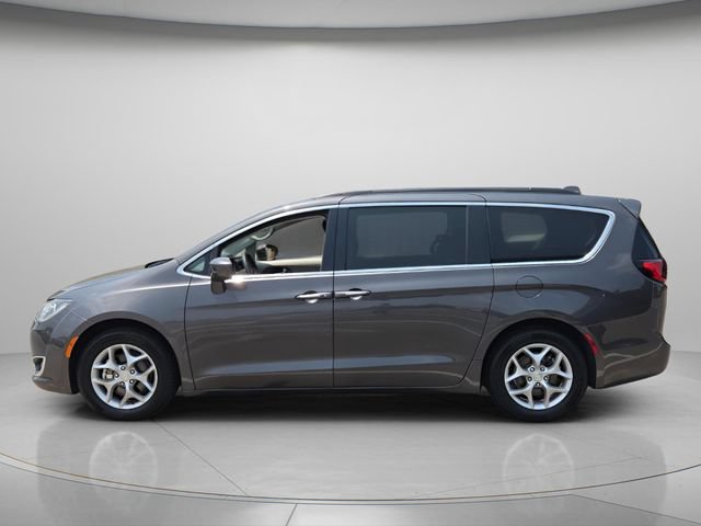 Used 2019 Chrysler Pacifica Touring Plus w/ Tire & Wheel Group FWD image 3